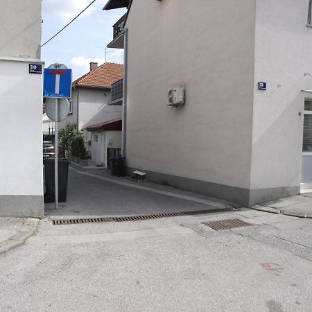 Cozy Studio Apartment Tian In Zagreb Buitenkant foto